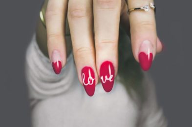 Loving-Nail-Art-Red-Colour-Romantic-Love-Wallpapers-In-HD-4K-Quality-1024x683